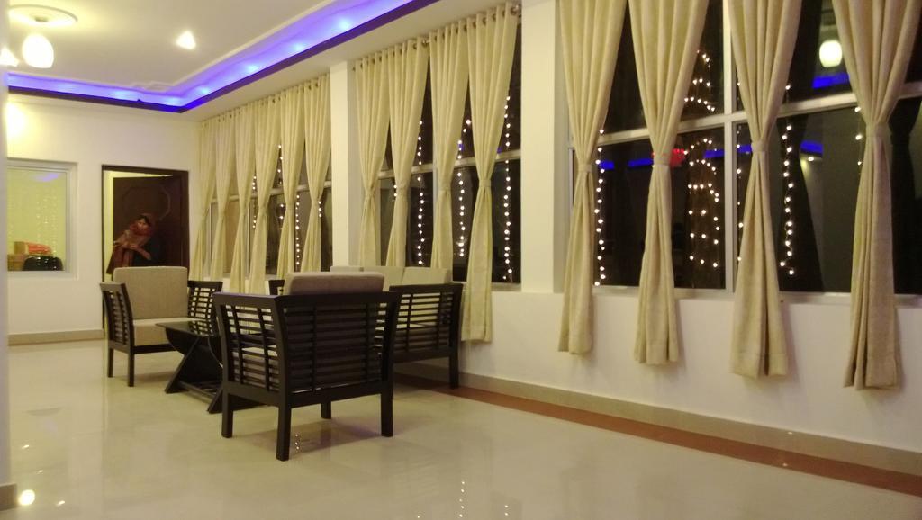 Hotel Hill Palace Kausani Bagian luar foto